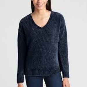 NAVY CHENILLE V-NECK SWEATER